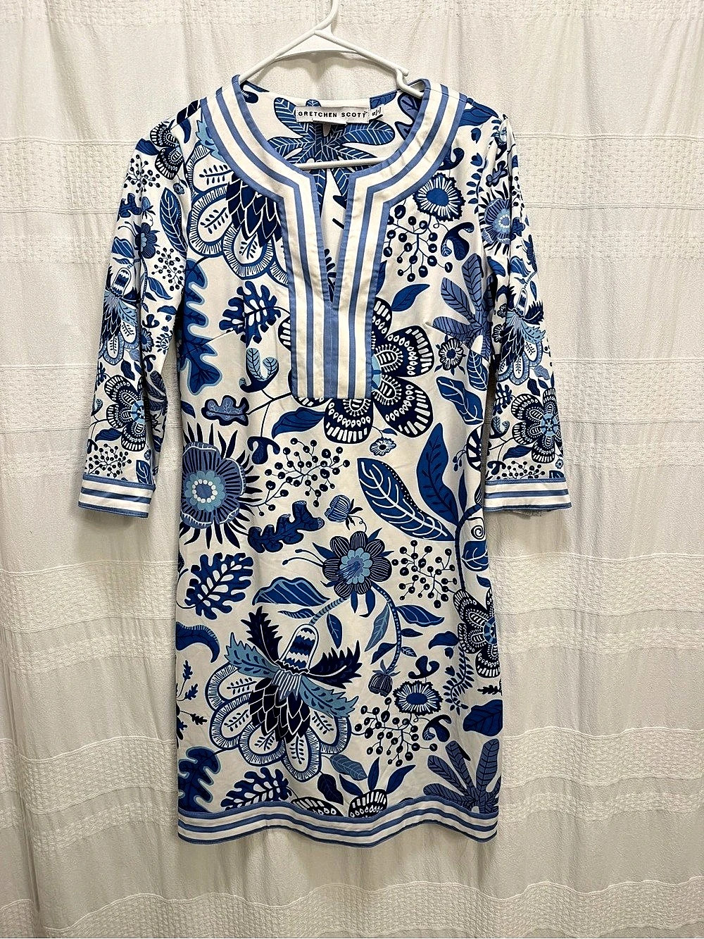 Gretchen Scott Performance Dress Floral Blue White Women Small V-Neck 3/4 Sleeve